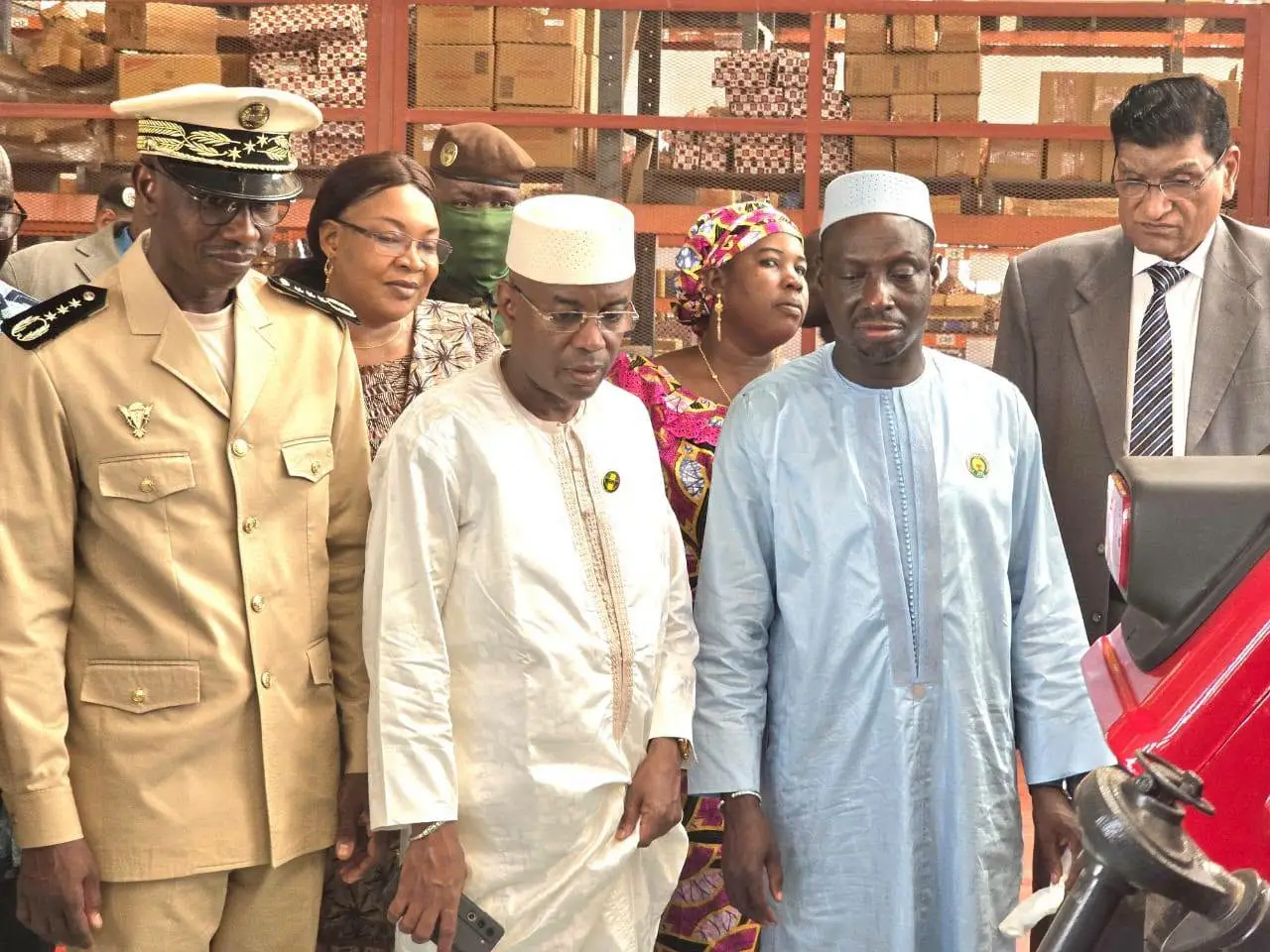 Visite du Ministre de l’Agriculture et du Gouverneur à Samanko : Dr Ibrahima Samaké et Elhaj Lamine Kapory SANOGO s’imprègnent de l’évolution de la campagne