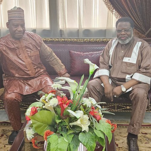 Coopération Diplomatique en Arabie Saoudite : SEM Ibrahima DAHIROU DEMBELE prend contact avec le Doyen des diplomates africains à Riyad