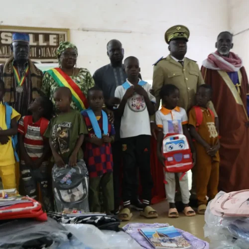 Rentrée Scolaire à Bougouni : L&rsquo;Association DEME YIRIBA remet 200 kits scolaires et des kits d&rsquo;hygiène