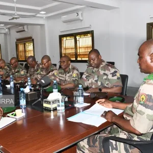 Forces Armées et de Sécurité du Mali : Le Ministre délégué, Général de Division Oumar DIARRA mobilise le commandement militaire autour des orientations du Président Assimi GOÏTA