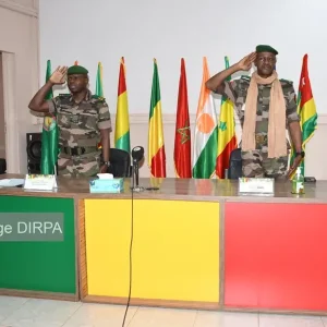 Perfectionnement des cadres militaires : la 5ème Promotion de l’École de Guerre du Mali boucle son séminaire de haut niveau sur les opérations de maintien de la paix