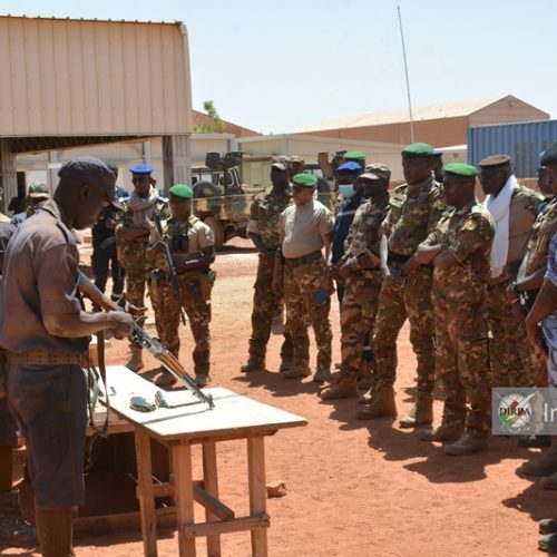 Tombouctou : Le Chef Secteur 3 de l’Opération Dougoukoloko, le Colonel Seydou Bassirou NIANGADO visite le centre de formation des recrues issues du DDR