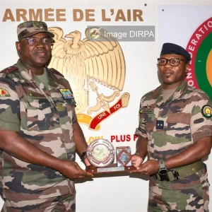 Armée de l’Air – BASE 100 : Le Chef d’État-Major Général des Armées présente sa vision de commandement à l’État-Major de l’Armée de l’Air