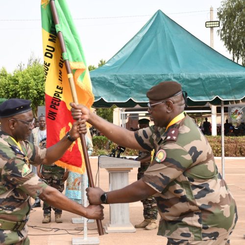 Forces Armées et de Sécurité du Mali : Le Général de Division Oumar DIARRA passe le commandement au Général de Division Elisée Jean DAO