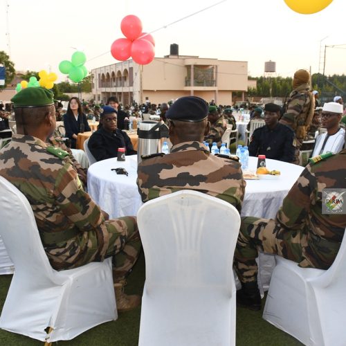 Opération « sunkalo solidarité » 2026 : Le ministre de la Défense partage l&rsquo;Iftar avec les Forces Armées Maliennes