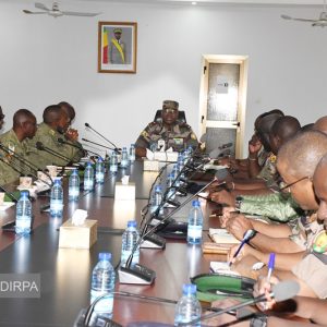 Coopération Militaire AES : Les auditeurs de l&rsquo;École de Guerre du Niger reçus par les plus hautes autorités militaires maliennes