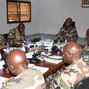 Département de Défense et des Anciens Combattants : Le Ministre Délégué, Général de Division Oumar DIARRA fixe le cap avec ses collaborateurs du Ministère de la Défense et la hiérarchie militaire