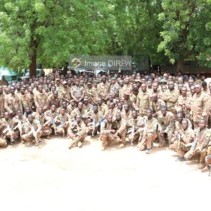 Région militaire de Kayes : le Colonel-major Djibril KONÉ au contact des hommes du Groupement Tactique d’Intervention Tata