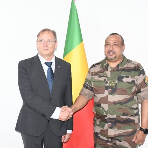 Coopération sécuritaire: Le ministre Daoud Aly MOHAMMEDINE échange avec l’ambassadeur de Slovaquie sur les besoins des forces de sécurité 