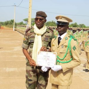Ecole des Sous-Officiers de Banankoro : 740 NOUVEAUX SERGENTS SOUS LE DRAPEAU