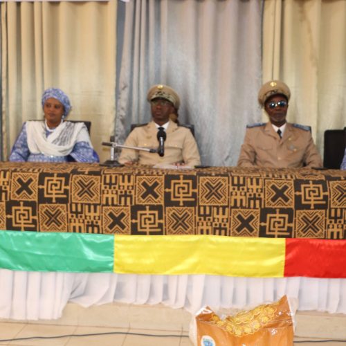 Célébration de la Journée Internationale des Droits de la Femme : Le Gouverneur en communion avec les braves dames du Méguétan