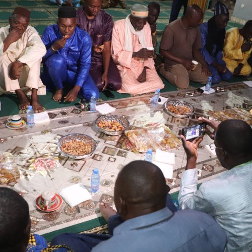 Opération « Sounkalo Solidarité 2026 » : Rupture collective de jeûne à la grande mosquée de Koulikoro Ba