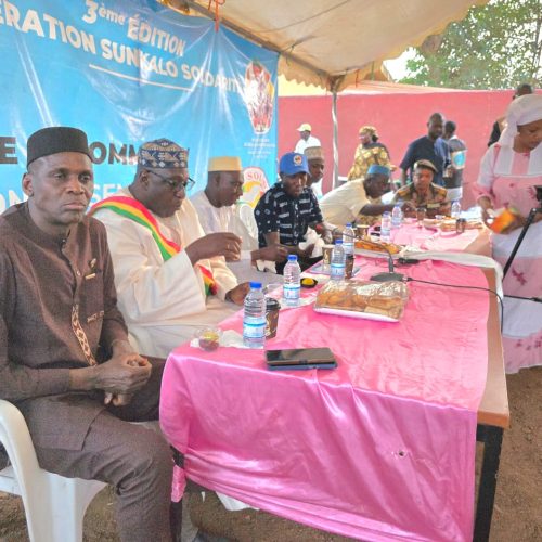 Opération « Sounkalo Solidarité » Le ministre Ibrahima Samake partage l&rsquo;iftar avec les populations riveraines du 5e arrondissement de Bamako