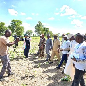 Mission de supervision de la campagne agricole 2026-2027 : le ministre de l’agriculture, Dr Ibrahima Samaké au contact des vaillants producteurs du Bougouni