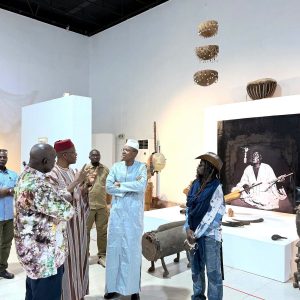 Revitalisation du musée national du Mali : Le ministre d’Etat Alousséïni SANOU visite l’exposition tɛgɛnɔ