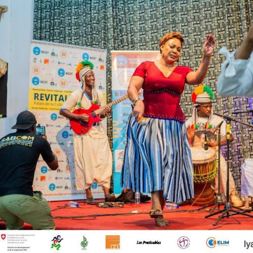 Revitalisation du Palais de la Culture : La « Diva du Bwatun » Delphine MOUNKORO fait vibrer la Salle Banzouma Cissoko du palais Amadou Hampâté Ba