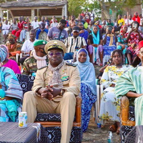 Tournée des lauréats de la Biennale Tombouctou 2025 : Le Ministre Mamou DAFFE rend une visite de courtoisie aux légitimités traditionnelles de Bougouni
