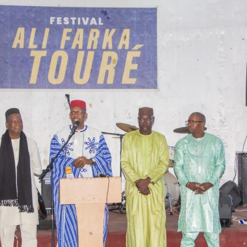 20e anniversaire de la disparition d&rsquo;Ali Farka Touré : Le Mali lui offre une nuit d&rsquo;hommages entre musique et témoignages