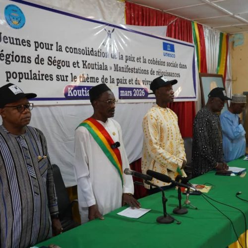 Rencontre culturelle : ‘’Faso Baro Kènè’’ sur la paix, le vivre ensemble et les valeurs sociétales, en transport à Koutiala