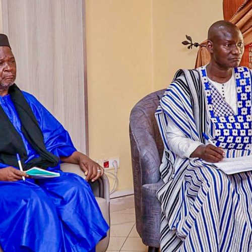 Cinéma : Le Ministre Mamou DAFFE à la découverte du Film Documentaire « Yambo OUOLOGUEM, LA BLESSURE » de Kalidou SY