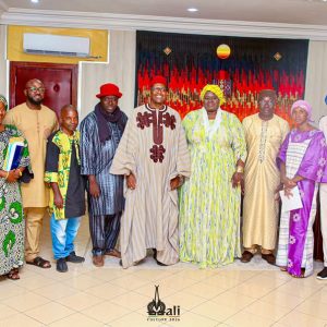 Sauvegarde du conte malien : Une délégation de « Ziiri-naamu » échange avec le ministre Mamou DAFFÉ sur un projet audiovisuel