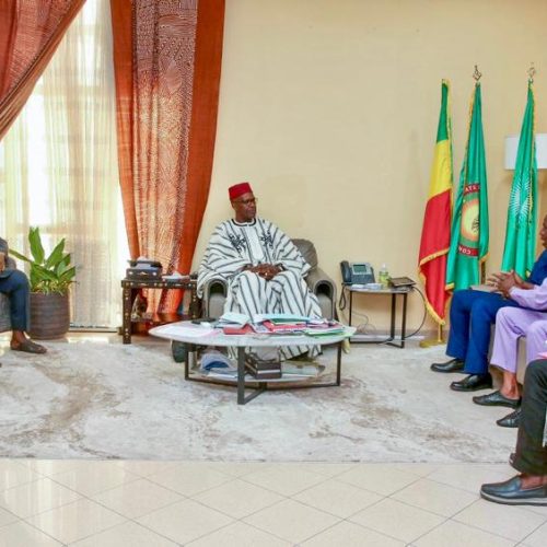 Partenariat public-privé : Le Ministre Mamou DAFFÉ reçoit l’opérateur Seydina Aliou DIALLO pour booster le tourisme