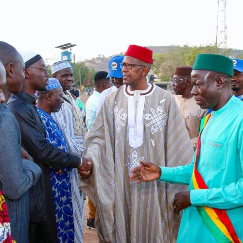 Opération « SUNKALO SOLIDARITE » 2026 : Le ministre de la culture Mamou DAFFE en communion avec les fidèles de l’arrondissement IV de Bamako