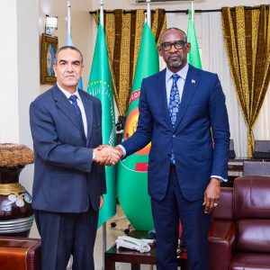 Coopération bilatérale Mali – Algérie : Des échanges fructueux entre le ministre Abdoulaye DIOP et l’Ambassadeur d’Algérie