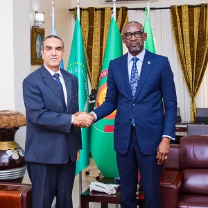 Coopération bilatérale Mali – Algérie : Des échanges fructueux entre le ministre Abdoulaye DIOP et l’Ambassadeur d’Algérie