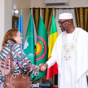 Diplomatie : Le ministre Abdoulaye DIOP rend un hommage mérité à Lee-Anne HERMANN, Chargée d’affaires en pied du Canada au Mali, en fin de mission