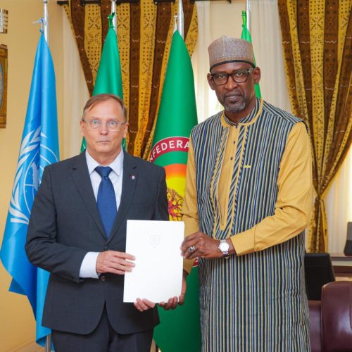 Présentation des copies figurées de lettres de créance :  Les ambassadeurs de Slovaquie et d&rsquo;Italie reçus par le ministre Abdoulaye DIOP