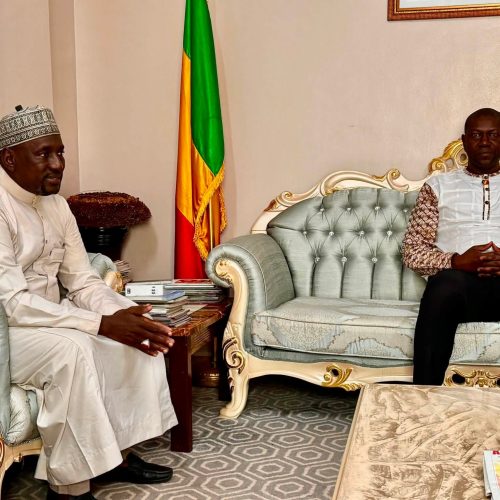 Préparatifs du Maouloud 2026 : Remise de 100 Livrets de Bourda au ministre Mahamadou KONE