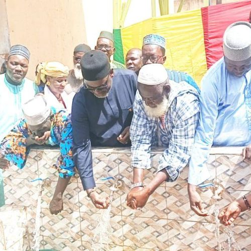 Œuvres sociales du Président : Le Groupe scolaire de Banankabougou doté d’un forage