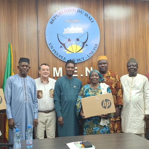 Projet d’Appui à la Décentralisation de l’Education au Mali (PADEM) : Des Académies d&rsquo;Enseignement et Centres d&rsquo;Animation pédagogique (CAP) dotés d’outils informatiques