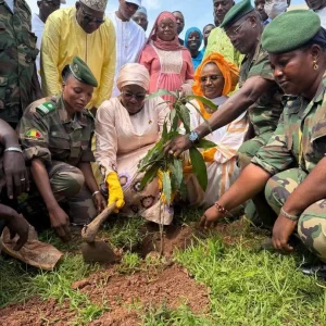 32ème Campagne nationale de reboisement : Le Complexe de Formation Professionnelle Sa Majesté le Roi Mohamed VI de Sébénicoro reçoit son bosquet