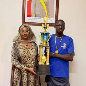 Championnat d’Afrique de Microsoudure :  Les lauréats maliens présentent leurs distinctions à la ministre Oumou SALL SECK