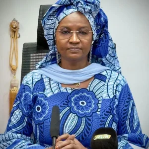 Formation Professionnelle : Le Ministre Oumou SALL SECK met en route les stagiaires bénéficiaires de bourses de formation en Tunisie