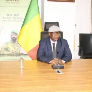 École Africaine des Métiers de l’Architecture et de l’Urbanisme (EAMAU) : Le ministre Bouréma KANSAYE invite les nouveaux diplômés à porter haut les valeurs d’excellence