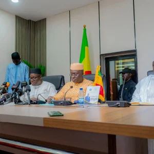 31ème édition du Mois de la Solidarité : La ministre Assa Badiallo TOURE rend une visite de courtoisie au Parrain national, Noumoudion TOGOLA