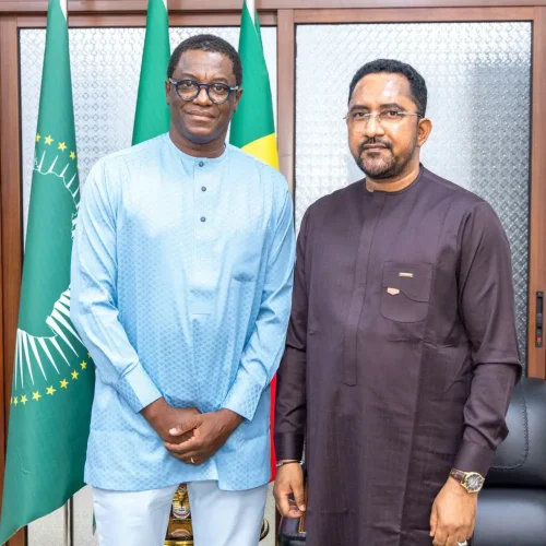 Promotion des Initiatives : Le directeur du Complexe Culturel Blonba Alioune Ifra N’DIAYE présente ses initiatives au ministre Mossa AG ATTAHER