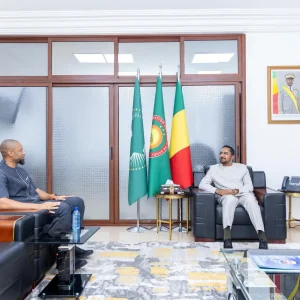 Forum International de la Diaspora 2026 : Le Ministre Mossa AG ATTAHER reçoit en audience l’ex footballeur Seydou KEITA