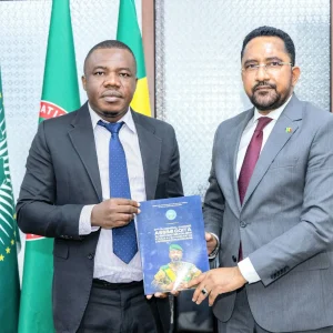 Grand Prix Africain de Développement (PADEV) :  Le Ministre Mossa AG ATTAHER élevé au grade de Docteur Honoris Causa