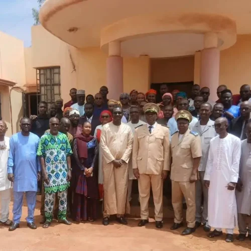 Région de Mopti : Le Gouverneur s’imprègne des conditions de travail de la Direction Régionale de la CMSS