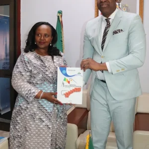 Refondation de l’État : Le ministre Yaya Gologo reçoit la nouvelle représentante du PNUD