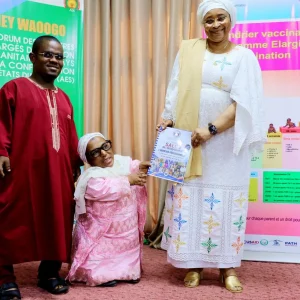 Salon de l&rsquo;entrepreneuriat et de l&rsquo;insertion socioprofessionnelle : L&rsquo;Association malienne des personnes de petite taille (AMPPT) présente ses projets à la ministre Assa Badiallo TOURE