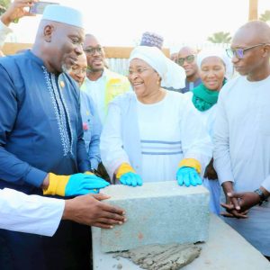 Promotion de la Pharmacie et du Pharmacien : La ministre Assa Badiallo TOURE pose la 1ère pierre de la Maison du Pharmacien