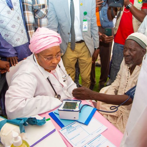 Consultations médicales gratuites : La ministre Assa Badiallo TOURE renouvelle l’opération en faveur des personnes vulnérables