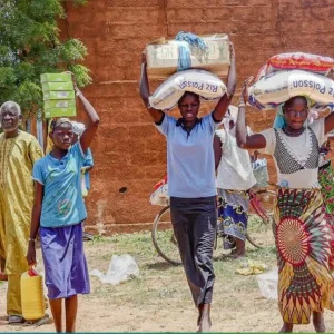 Journée Mondiale de l’Aide Humanitaire : La Ministre Assa Badiallo TOURE appelle à « AGIR POUR L’HUMANITE »