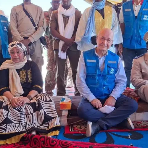 Coopération Mali – HCR : La Ministre Assa Badiallo TOURE et le Haut-Commissaire pour les Réfugiés à l’écoute des couches vulnérables de la Cité Al-Amal à Tombouctou