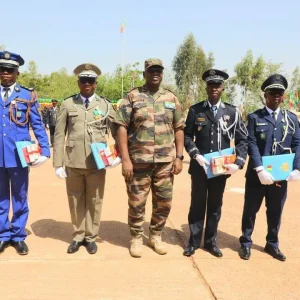 3ème Promotion de l’Ecole d’Etat-major des Forces de Sécurité : 30 Officiers stagiaires immédiatement opérationnels reçoivent leurs insignes et diplômes